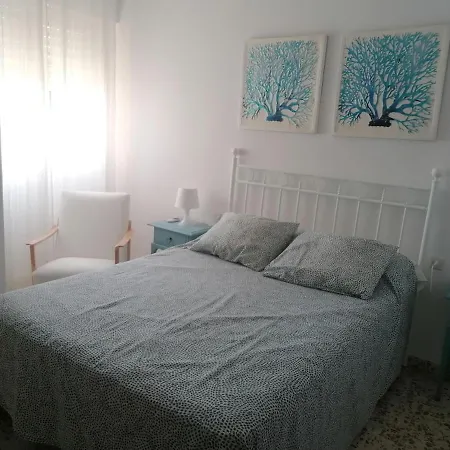 Piso Familiar Con Piscina Y Aparcamiento En - Edificio Ronda I Torre Del Mar